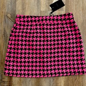 Y.A.S tailored mini pink & black houndstooth skirt